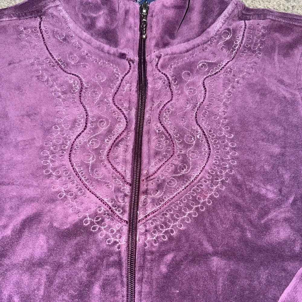 Detailed Embroidered Zip-Up Jacket - Picture 2 of 4
